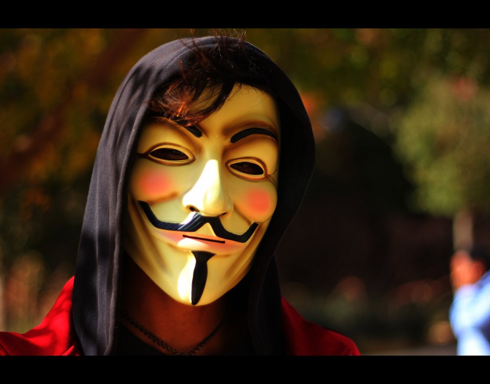 Аватар человек в маске