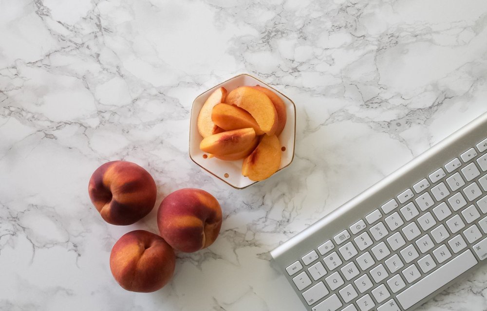 Персики на клавиатуру