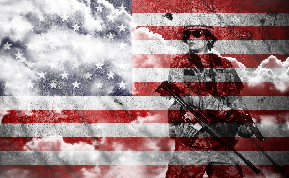 Американские военные с флагом