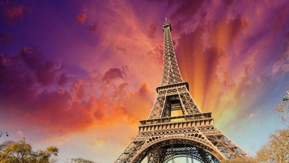 Эльфелевая башня Париж