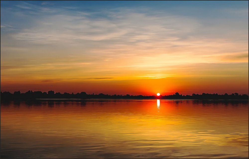 Восход на реке Волга