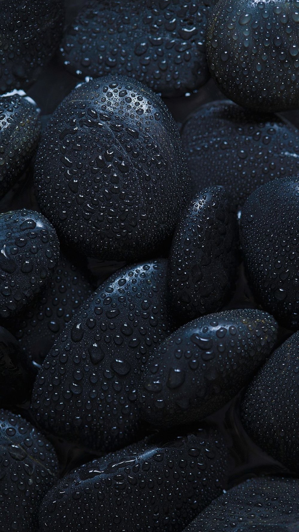 Черные камушки
