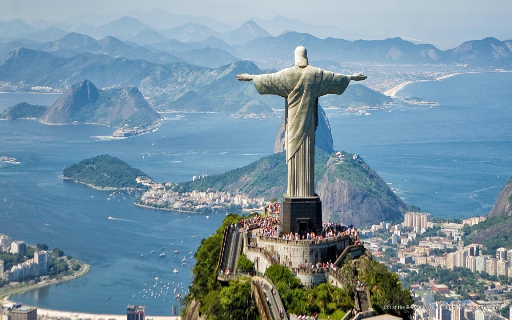 Статуя Спасителя в Рио-де-Жанейро