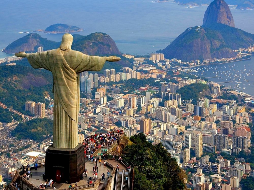 Статуя Христа Спасителя в Рио-де-Жанейро