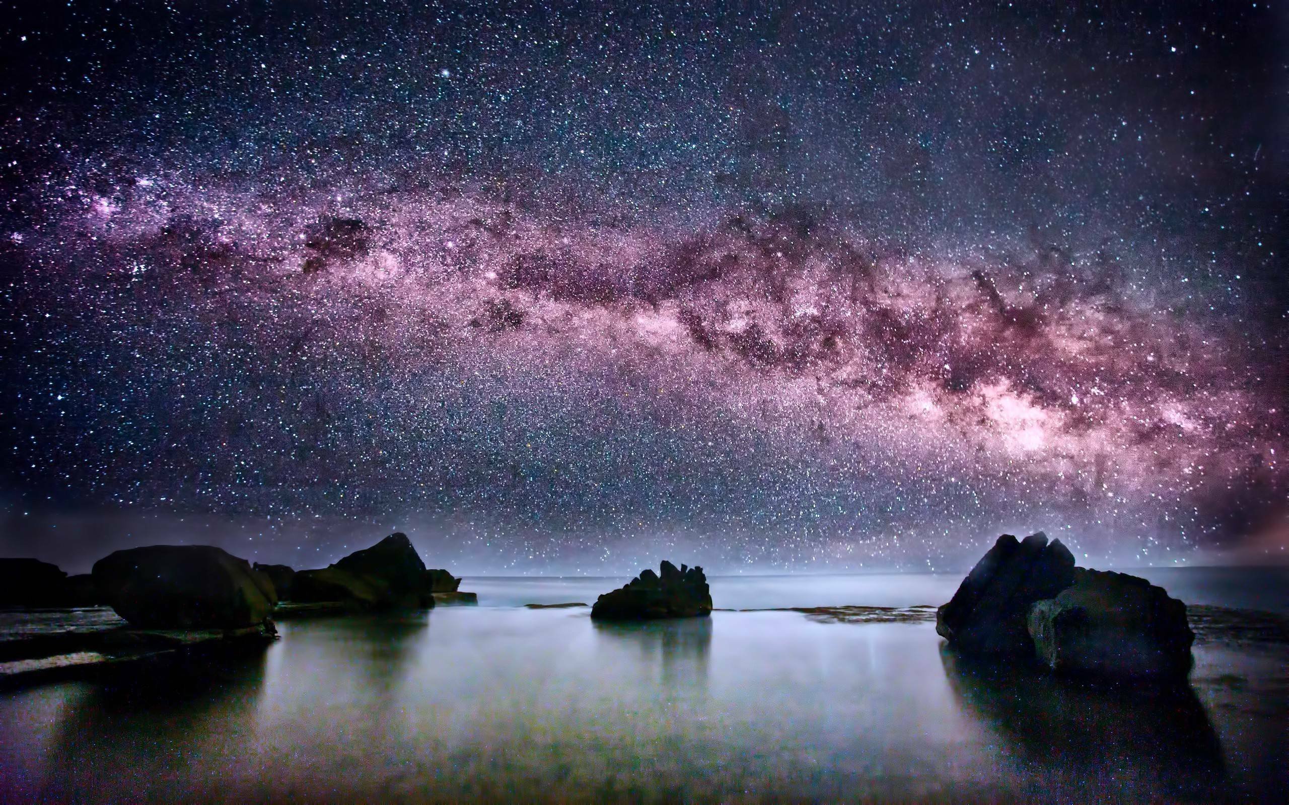 Звездное небо на море. Звездное небо Млечный путь Галактика. Млечный путь Milky way. Галактика Млечный путь 1080. Ночное небо.