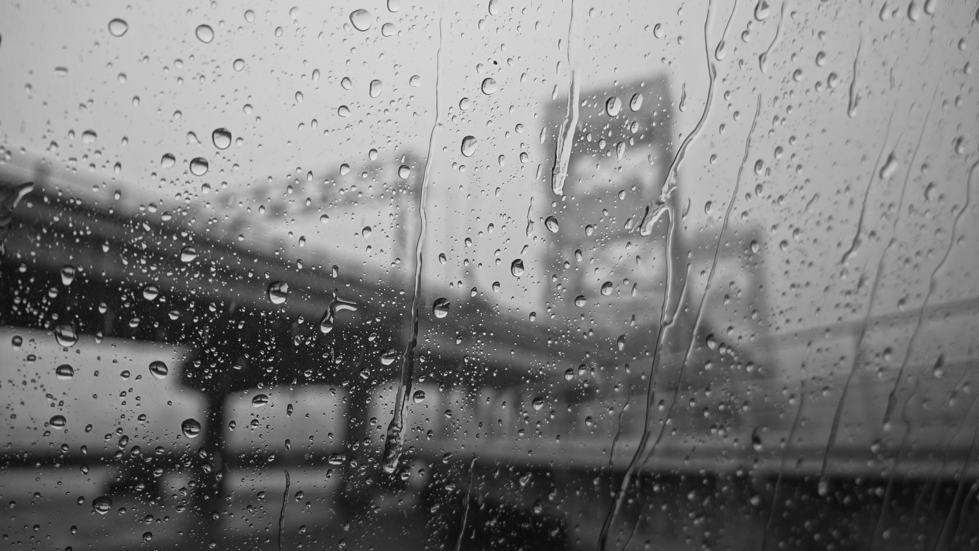 Капля грусти. Дождь за окном. Капли на стекле. Обои на рабочий стол дождь. Капли дождя.