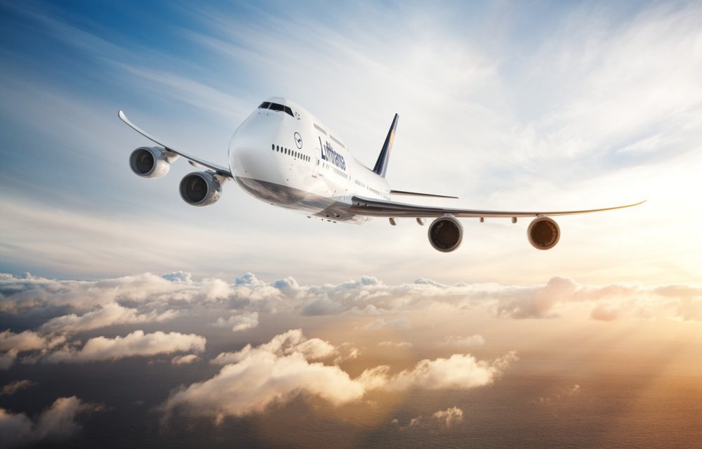 Самолеты Боинг 747 в небе