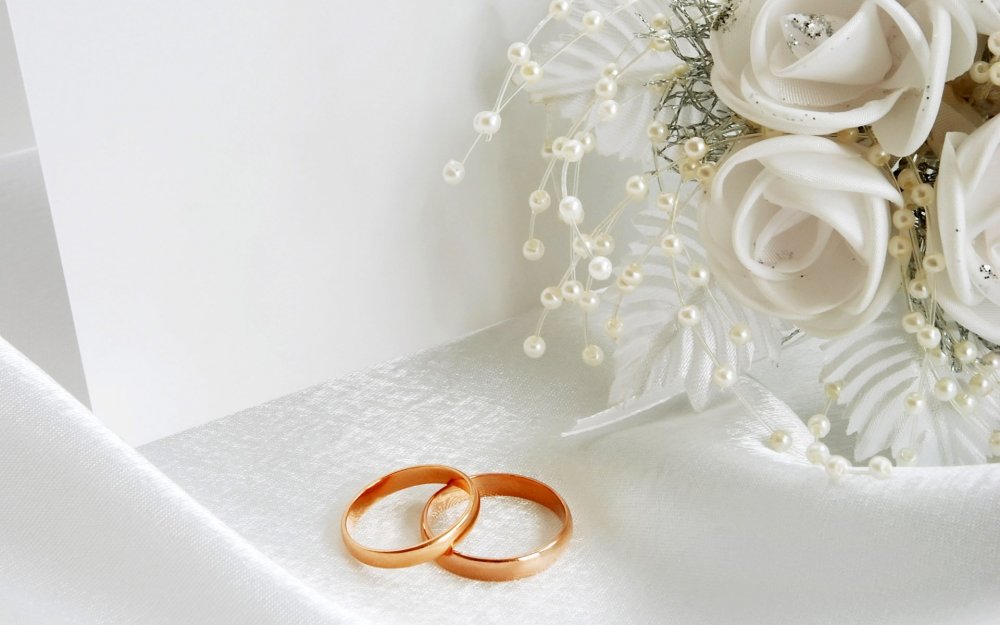 Свадебный букет и кольца