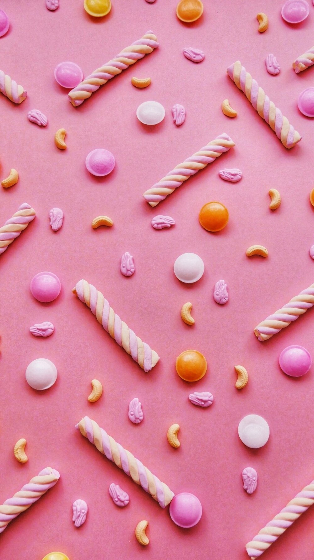 Розовый фон со сладостями