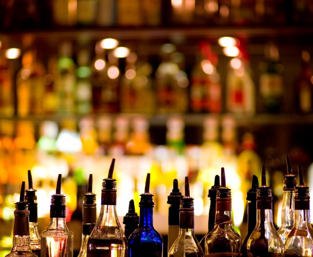 Алкогольные напитки в баре