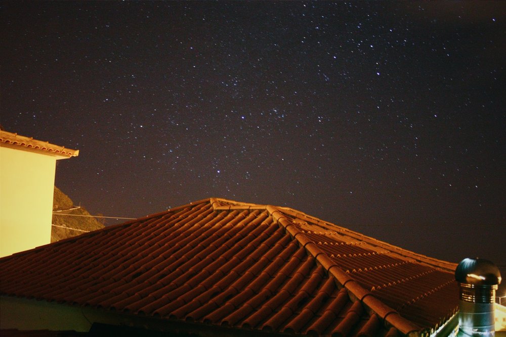 Звезда над крышей