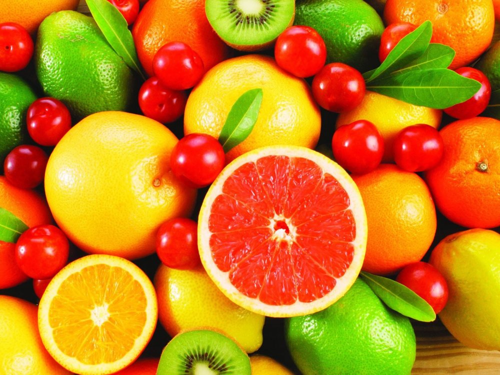 Красивые яркие фрукты