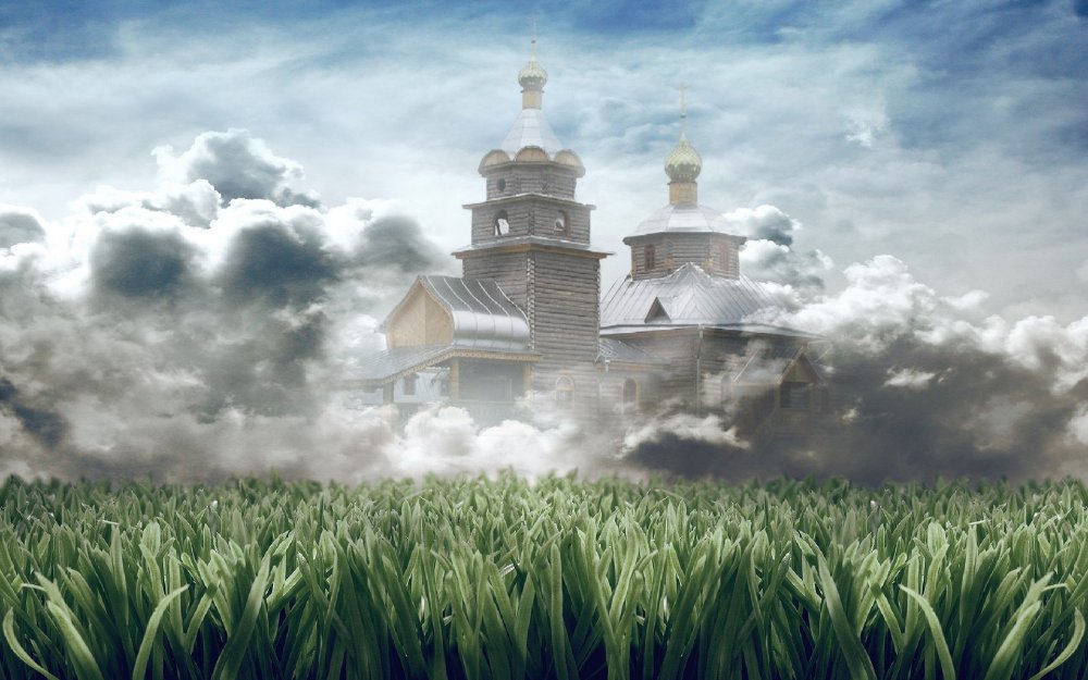 Храм на фоне неба