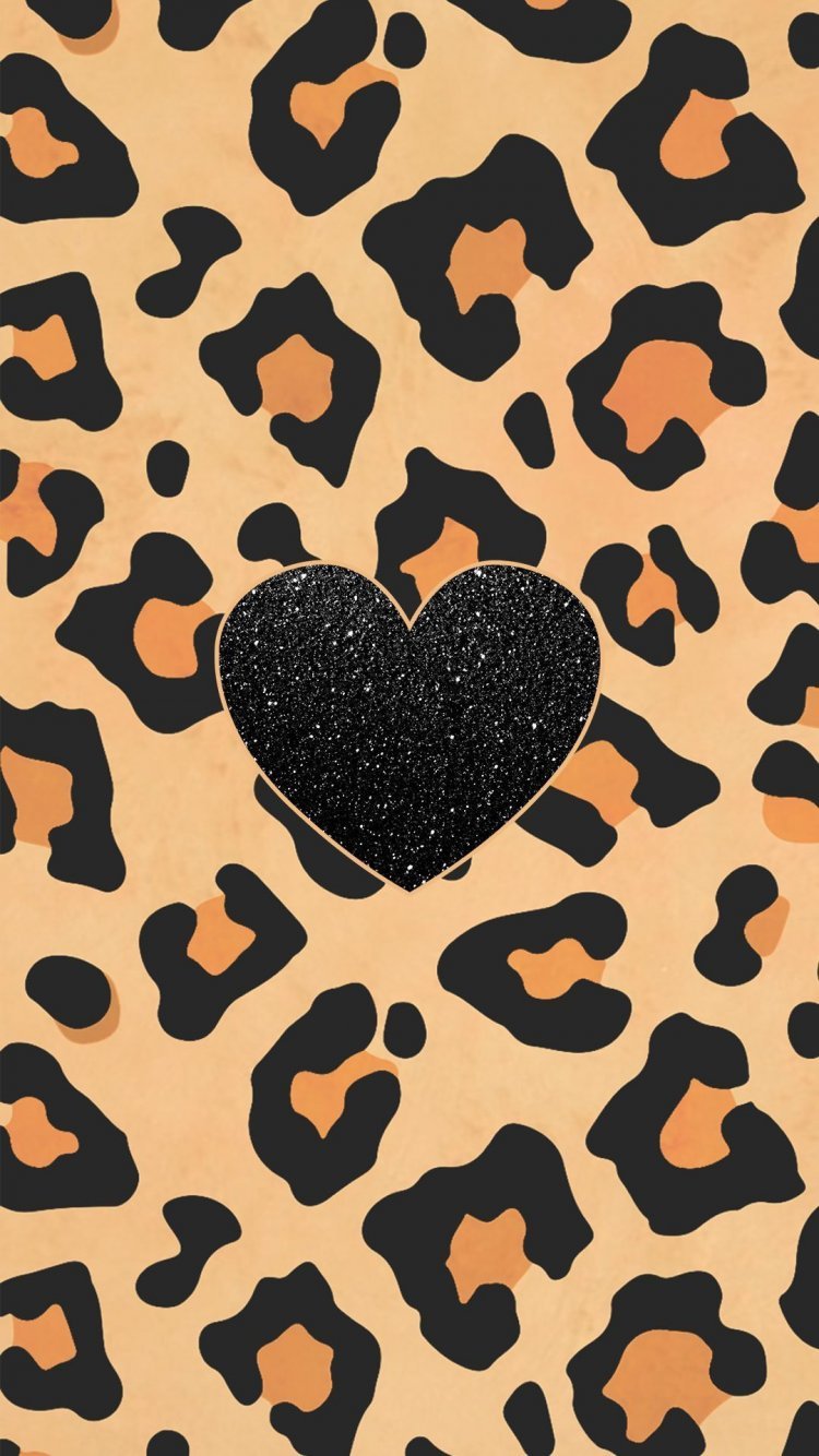 Сердце с леопардовым принтом