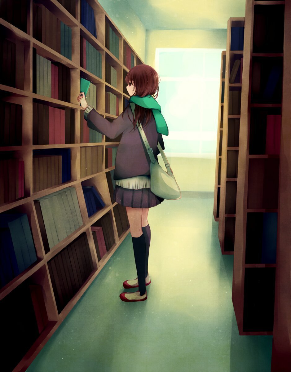 Аниме девушка в библиотеке