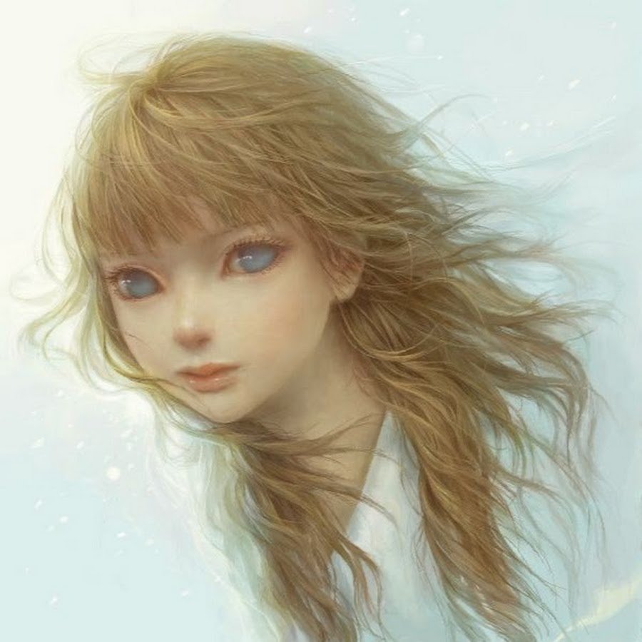 Девушка с золотыми волосами и голубыми глазами