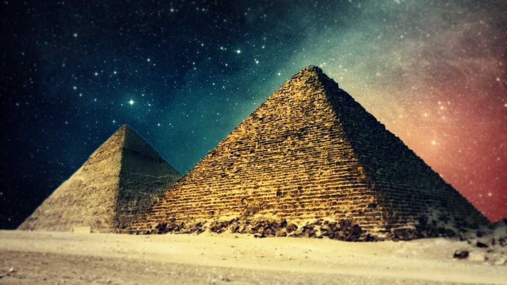 Пирамиды древнего Египта на закате