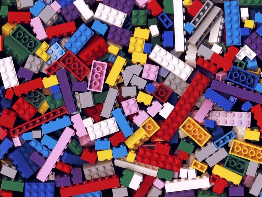 Лего много кирпичиков