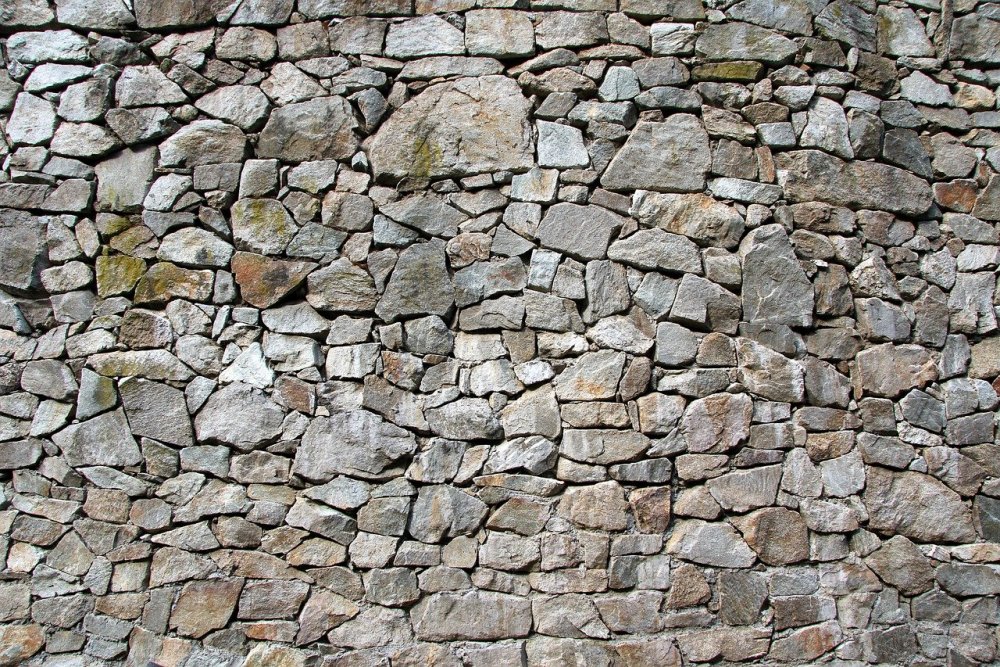 Старинный каменный пол