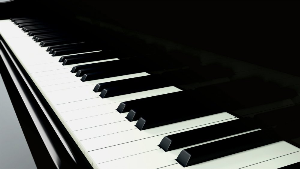 Фортепиано на черном фоне