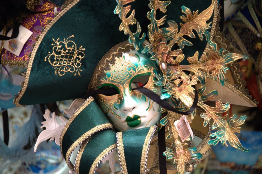 Венецианская маска "Рубин"
