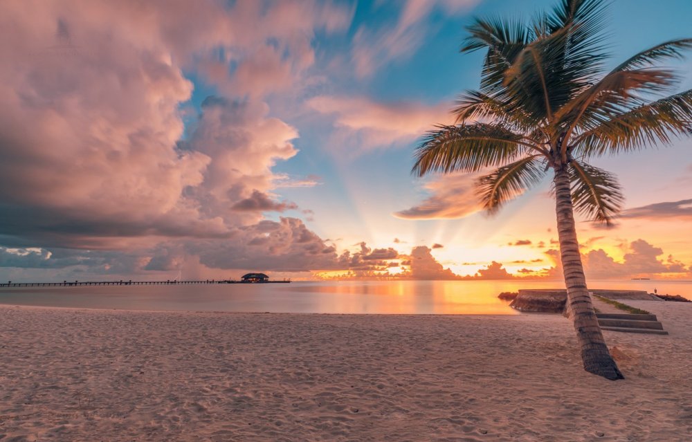 Райский пляж закат