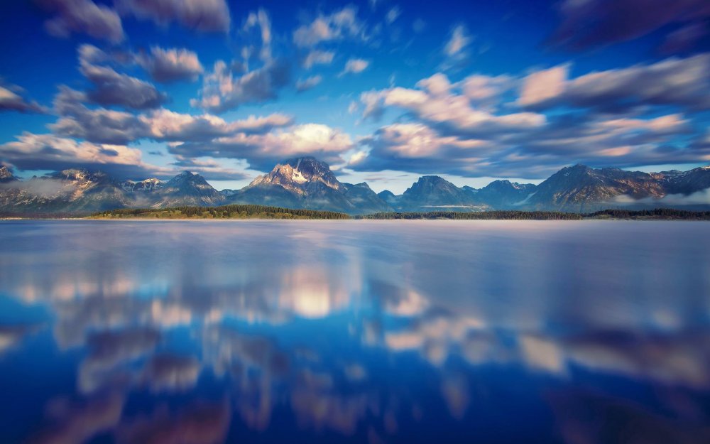 Отражение неба в озере