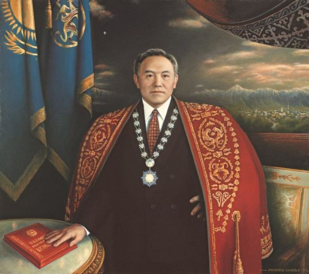 Нурсултан Назарбаев в национальном костюме