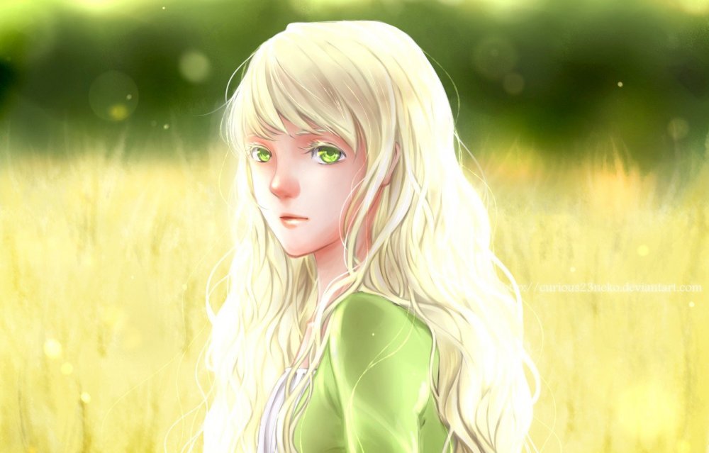 Блондинка с зелеными глазами