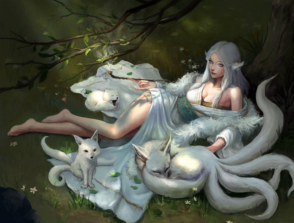 Белая лисица Кицунэ