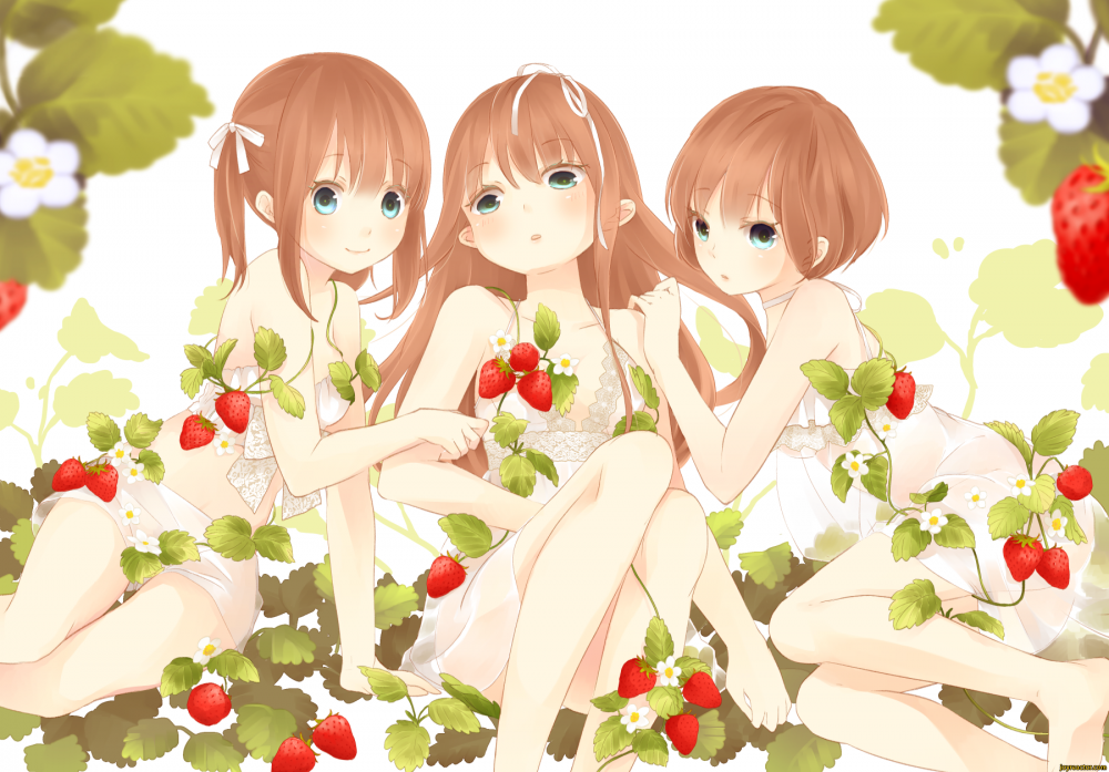 Три аниме девушки