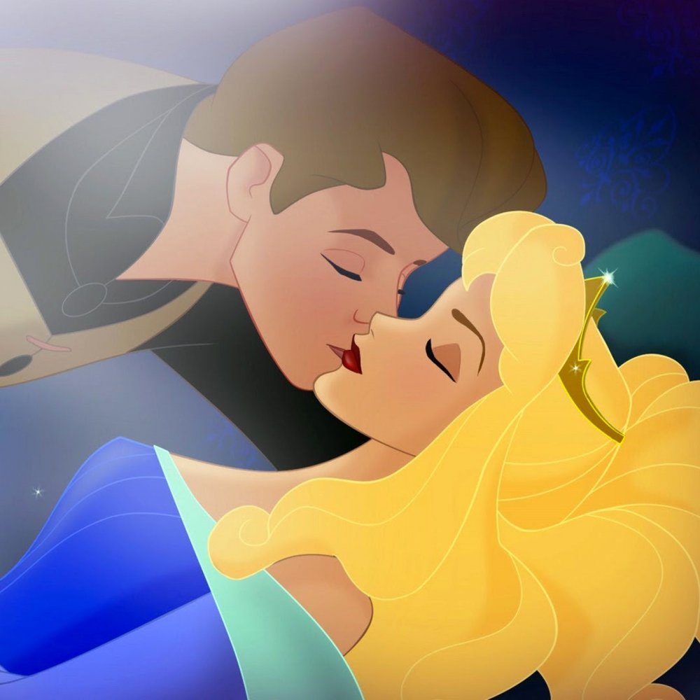 Принцесса Аврора и принц Филипп поцелуй