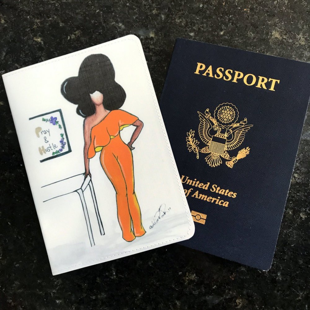 Паспорт обложка чёрная с золотым силуэтом женщины