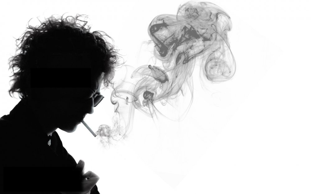 Боб Дилан курит сигару