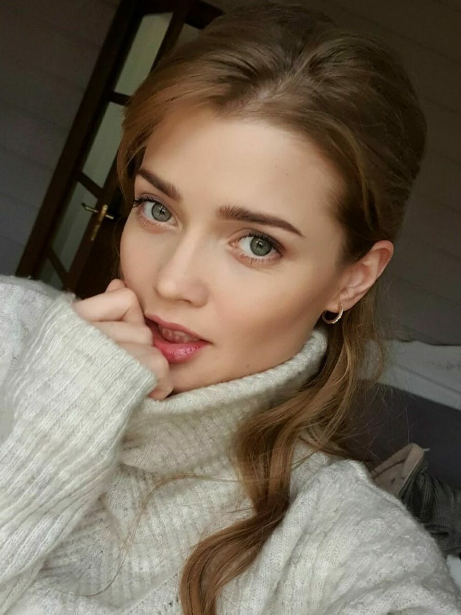 Актриса Алина Ланина