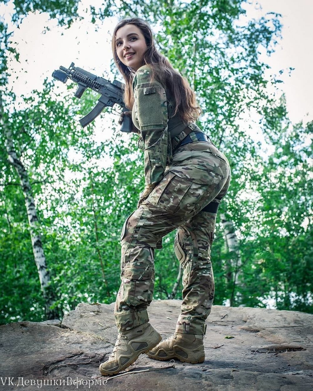 Елена Делигиоз в военной форме