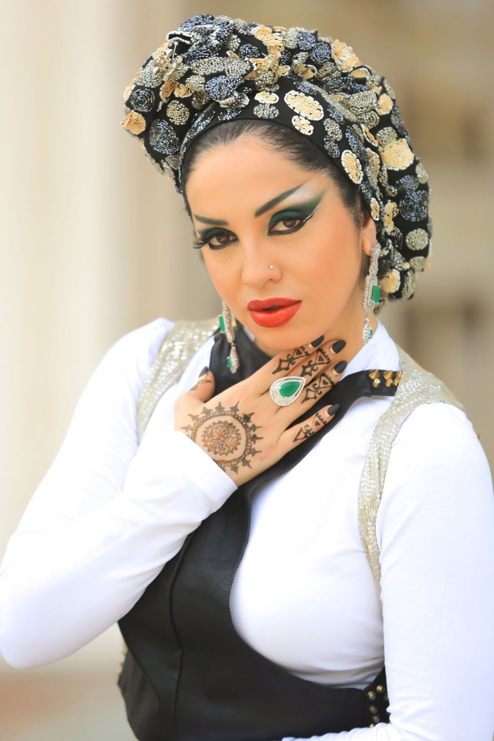 Таджикская певица Шабнами сураё