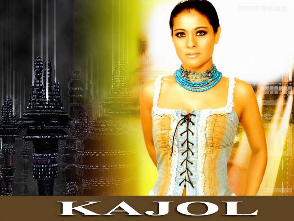 Индийская актриса Каджол в полный рост