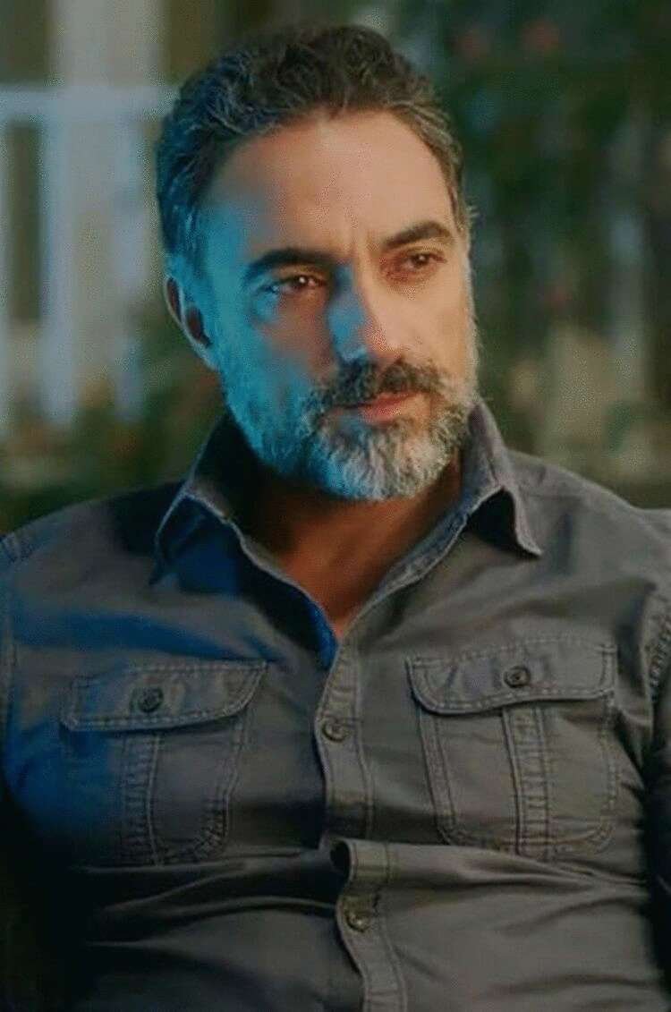 Турецкий актер Селим Байрактар