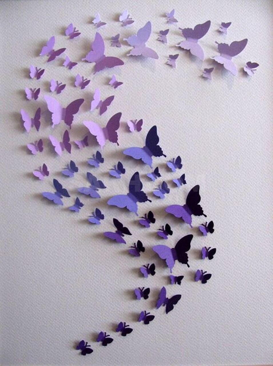 Композиция из бумажных бабочек