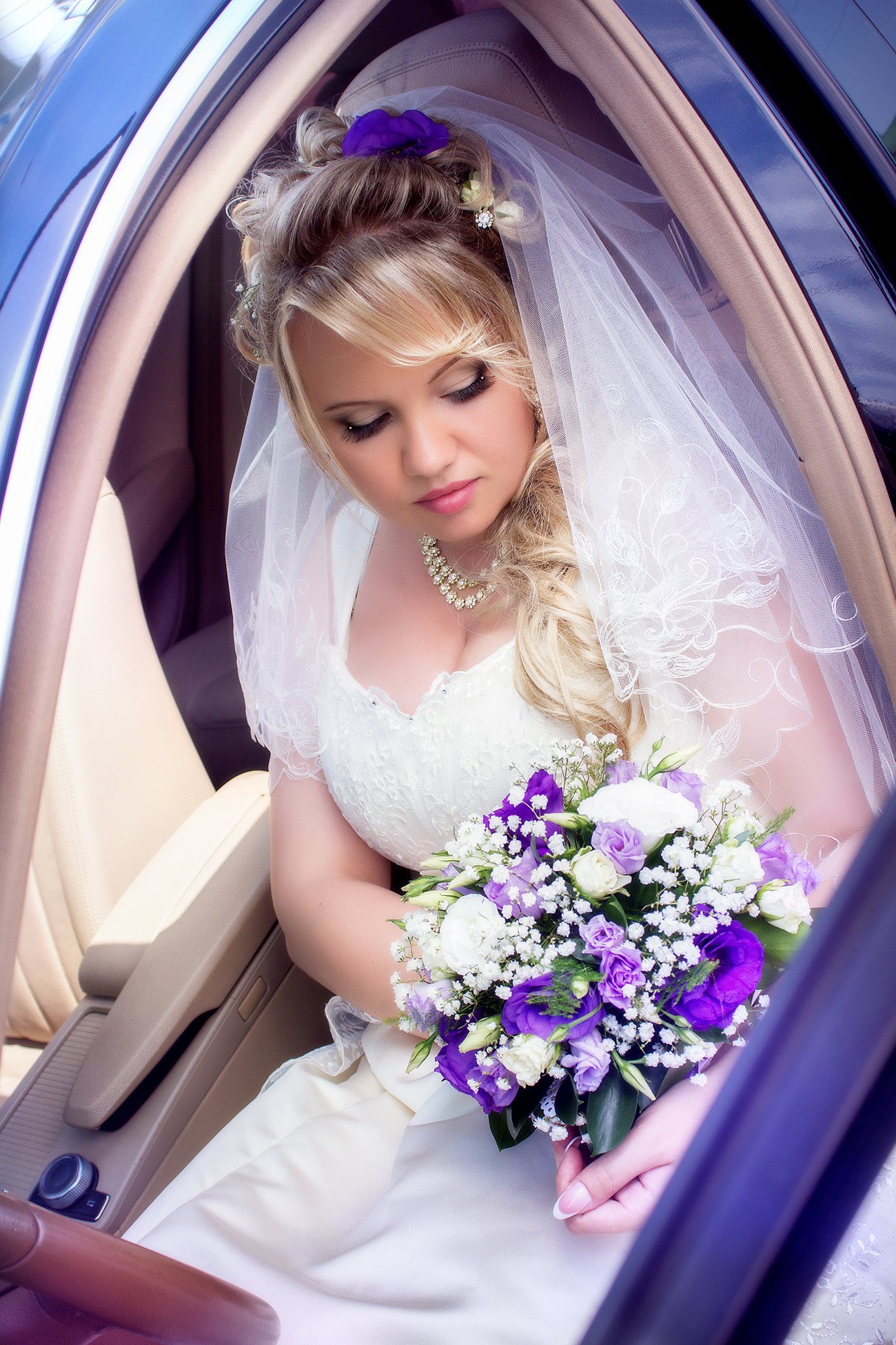 Красивая русская невеста. Невесты. Девушка невеста. Фотосессия невесты. Шикарная невеста.