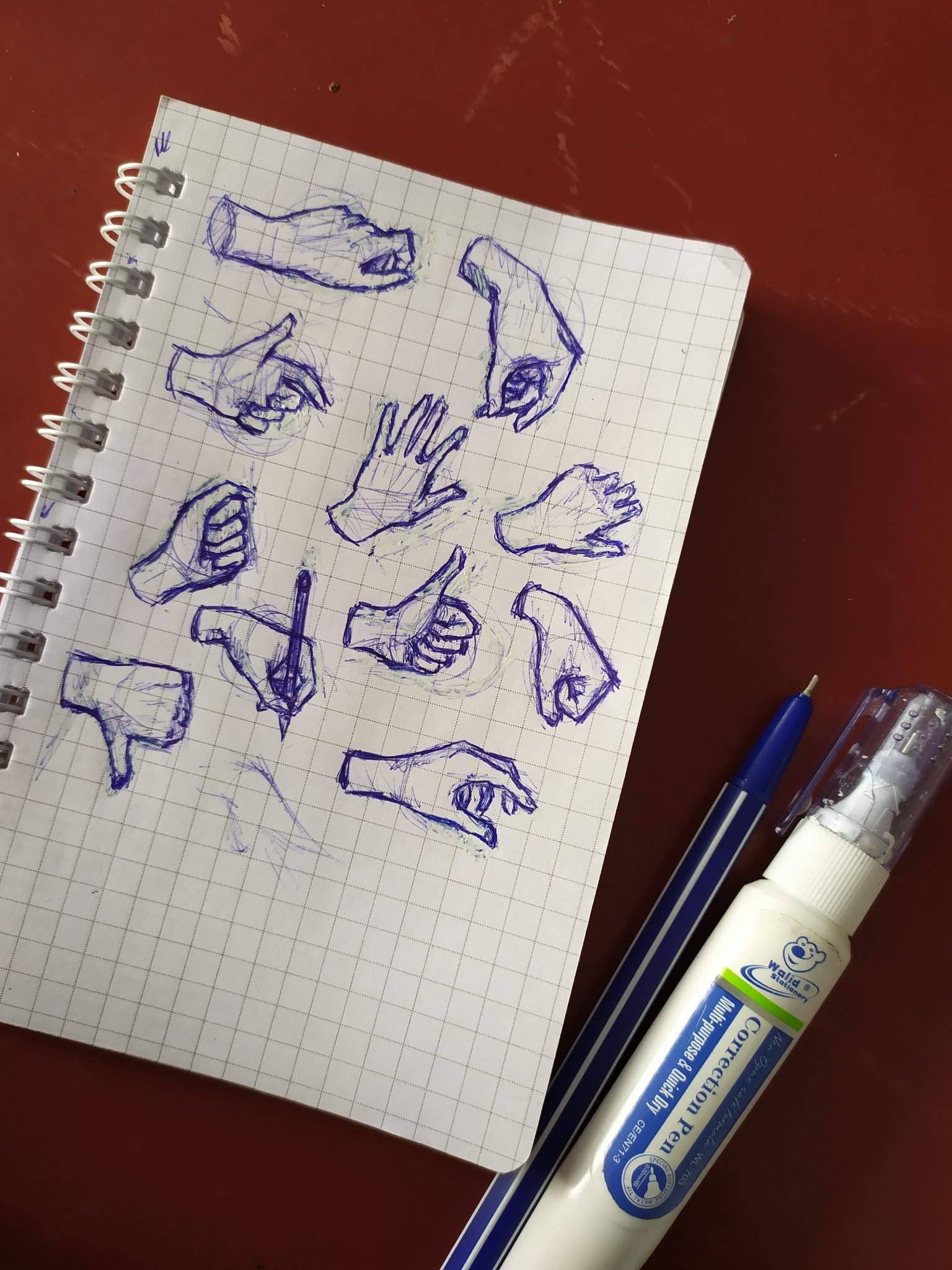 Что нарисовать если тебе скучно. Рисунки ручкой. Красивые рисунки ручкой в тетради. Наброски ручкой. Маленькие рисунки ручкой.