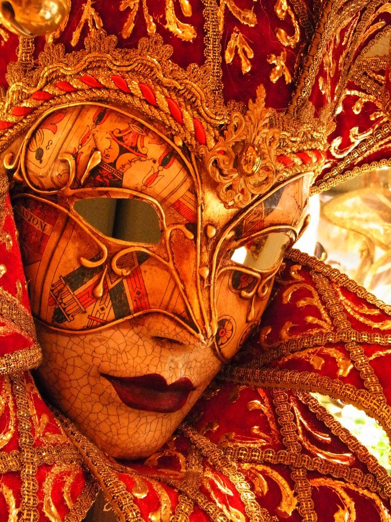 Красивая маска фото. Венецианская маска Маттачино. Маскарадная маска. Красивые карнавальные маски. Маска для карнавала.