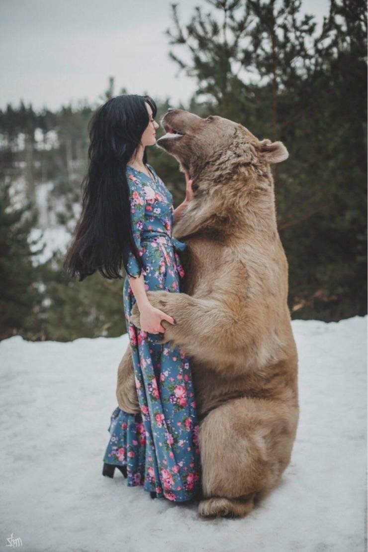Наталья Фабричнова с медведем