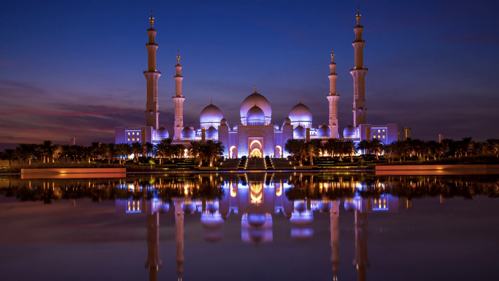 Мечеть шейха Зайда Абу-Даби. Туристы