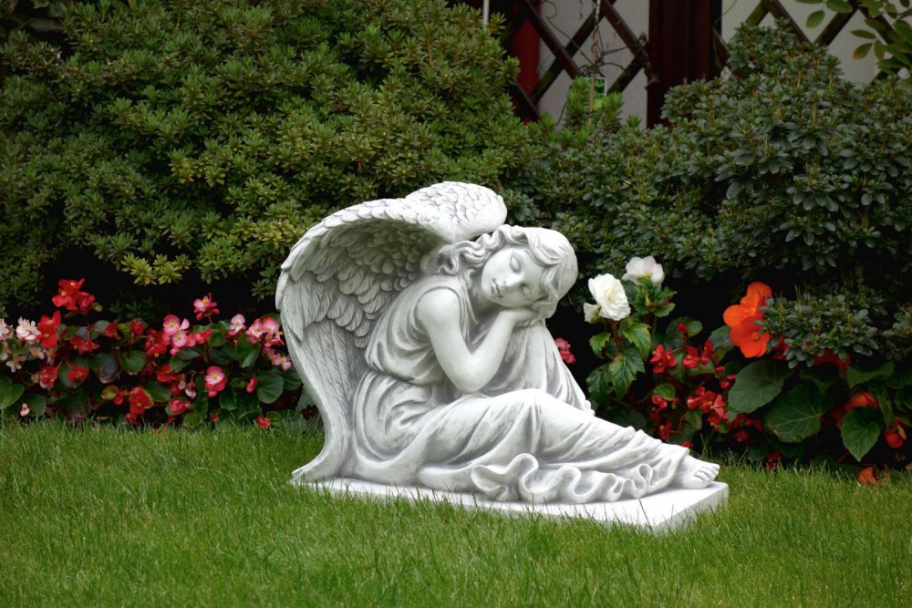 Бетонные скульптуры для сада