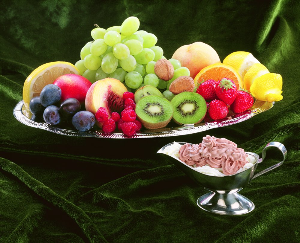 Весенние фрукты