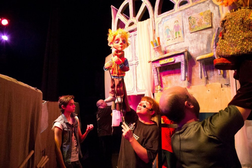 Театр кукол приключения Буратино