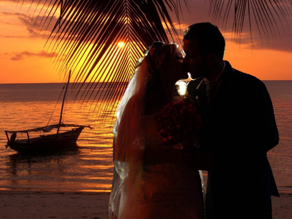 Свадьба на закате у моря