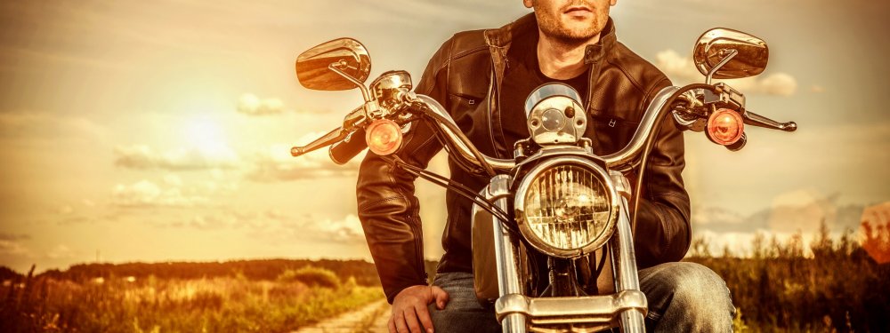Картина парень на мотоцикле